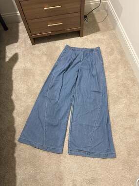 Steve Madden Starling - Light Wash Jeans - Pleated Wide-Leg Jeans - ,